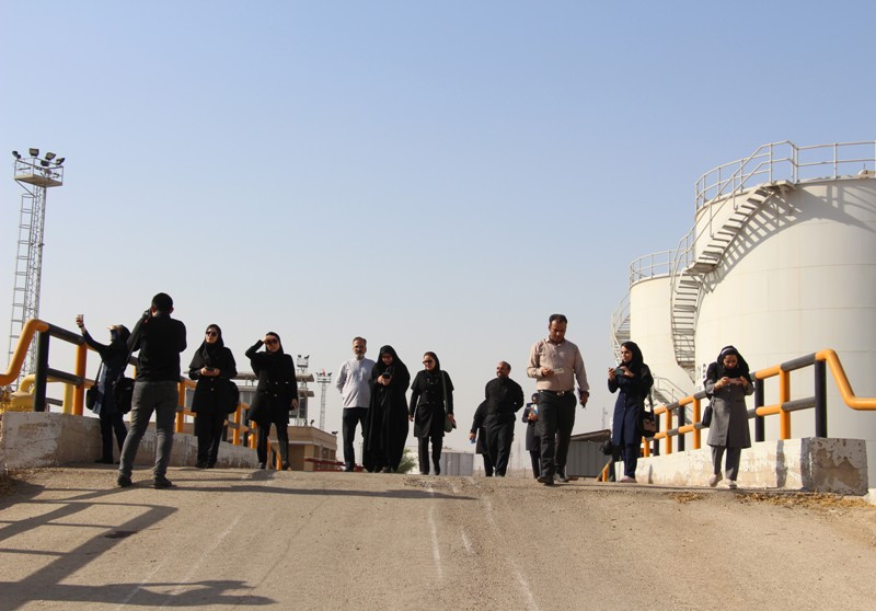 بازدید خبرنگاران از واحد چند فازی نمک زدایی نفت و گاز کارون