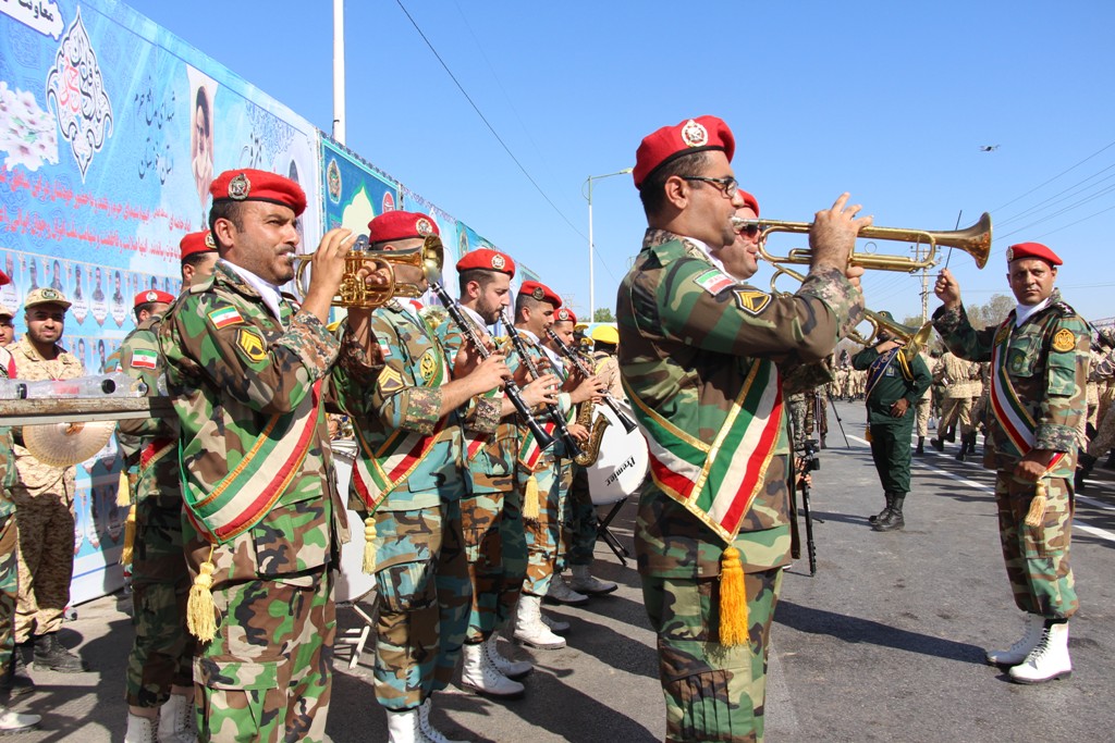 رژه اقتدار نیروهای مسلح در خوزستان به مناسبت آغاز هفته دفاع مقدس