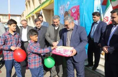 کارخانه‌های خوزستان در طرح توزیع شیر مدارس مشارکت جدی داشته باشند